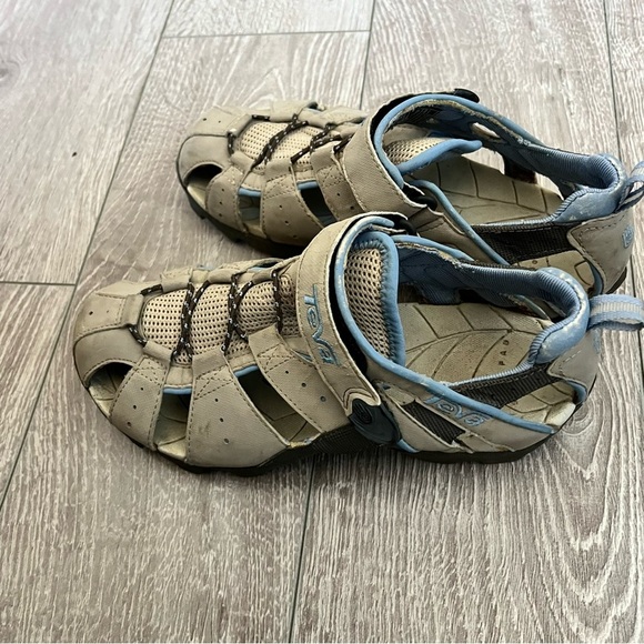 Teva Women's 8 Tan Dozer Water Closed Toe Waterproof Sandals Outdoor Shoe Hiking - Picture 3 of 7